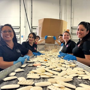 Group Volunteer Clean World Community.